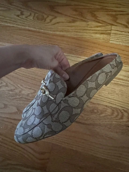 Coach Beige/Tan Signature Jacquard Slip-On Mules with Gold Hardware - Picture 4 of 5